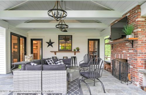 61 Winding Way, Little Silver NJ 07739-1720 exterior