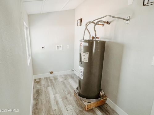 2221 27th St, Phoenix AZ 85008-4924 exterior