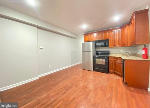 2011 16th St, Philadelphia, PA 19121-2303