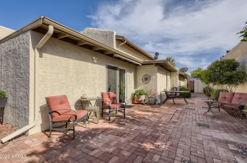 2916 Altadena Ave, Phoenix AZ 85029-3403 exterior