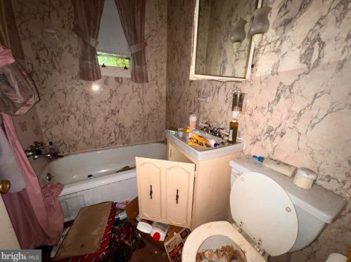 1287 Clements Bridge Rd, West Deptford NJ 08096-3085 exterior