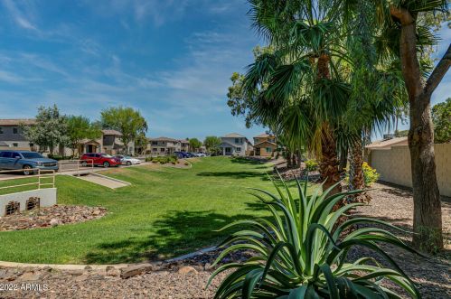 2571 73 Dr, Phoenix AZ 85043-7238 exterior