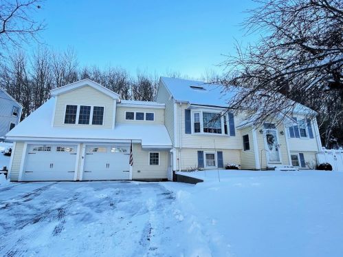 6 Gardner St, Groveland, MA 01834-1220