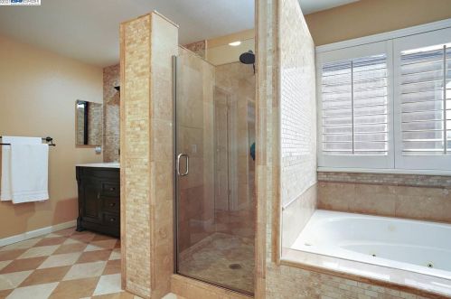 2349 Pacifica Ct, San Leandro CA 94577 exterior