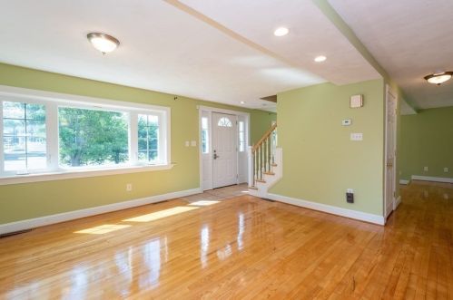 414 Broadway, Lynnfield MA 01940-2341 exterior