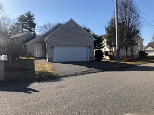 10 Gumpus Rd, Dracut, MA 01826-6101