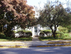 194 Parker St, Newton, MA 02459-2551