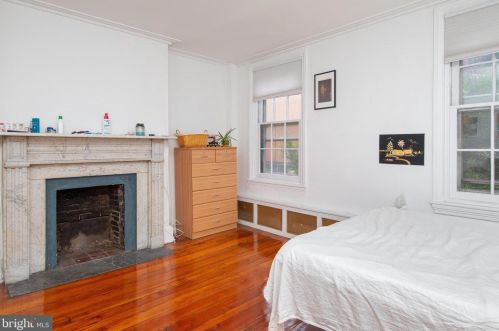 334 15 St, Philadelphia PA 19102-0010 exterior