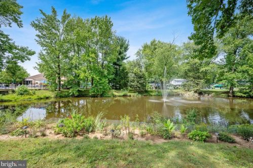 9 Maplewood Ct, West Deptford NJ 08066-2406 exterior