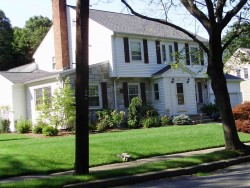 137 Hagen Rd, Newton, MA 02459-2732