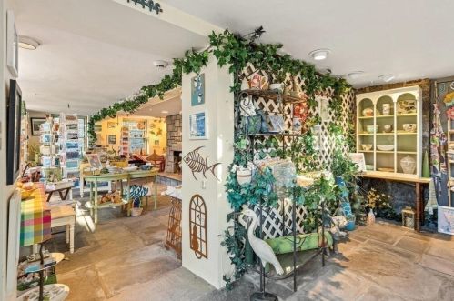 32 Main St, Rockport MA 01966-1512 exterior