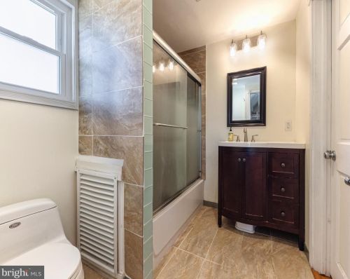 218 Warner St, West Deptford NJ  08096-2295 exterior