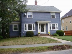 195 Auburn St, Newton, MA 02466-2424
