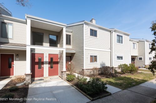 22 Ann Ct, Tinton Falls NJ  07724-3034 exterior