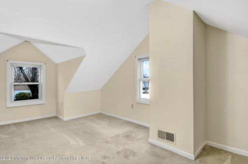 58 Maple Ave, Little Silver NJ 07739-1121 exterior