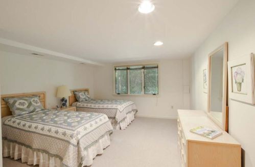 6 Landfall, Falmouth MA 02540-1658 exterior