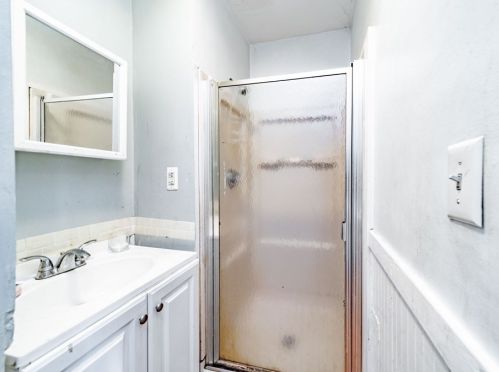 11 Sycamore St, Montgomery MA 01085-3215 exterior