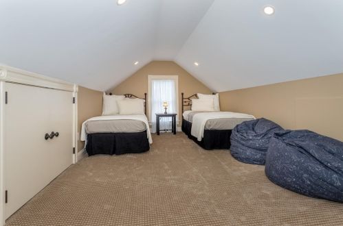 118 Messinger St, Canton MA 02021-3947 exterior