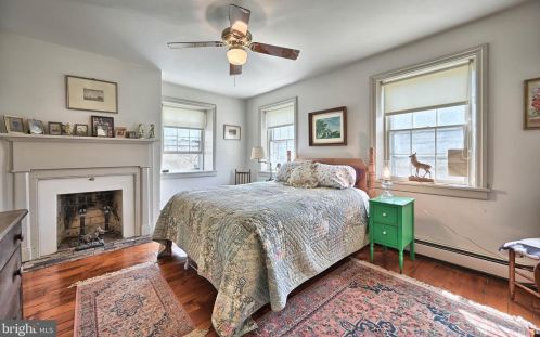 385 Springview Rd, Carlisle PA 17015-7411 exterior