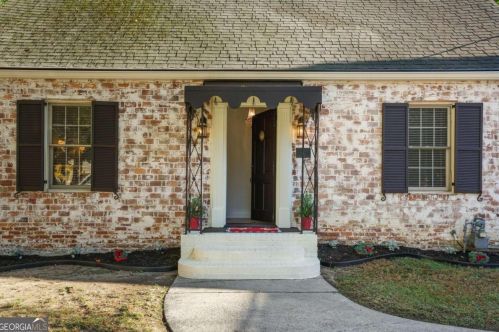 833 Martina Dr, Atlanta, GA 30305-2739