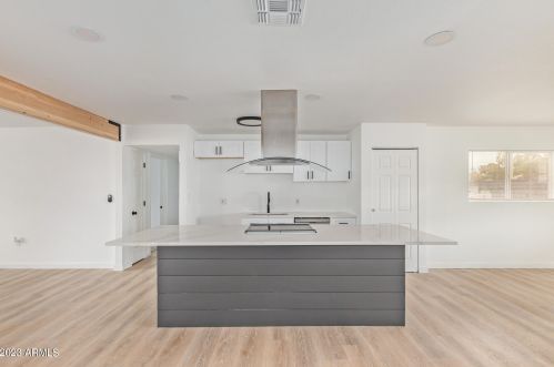 3320 Claire Dr, Phoenix AZ 85032-4933 exterior