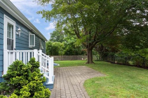 28 Hall St, Plymouth MA 02360-4122 exterior