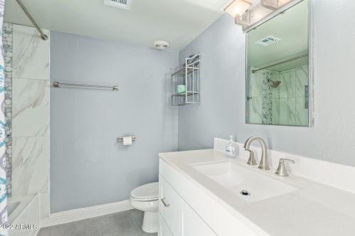 2328 Altadena Ave, Phoenix AZ 85029-3402 exterior