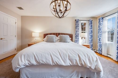 1 Eric Rd, Norfolk MA 02056-1914 exterior