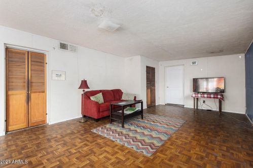 4002 34th St, Phoenix AZ 85008-3819 exterior