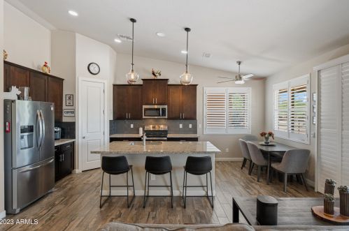 34826 3rd Ave, Phoenix AZ 85023-3640 exterior