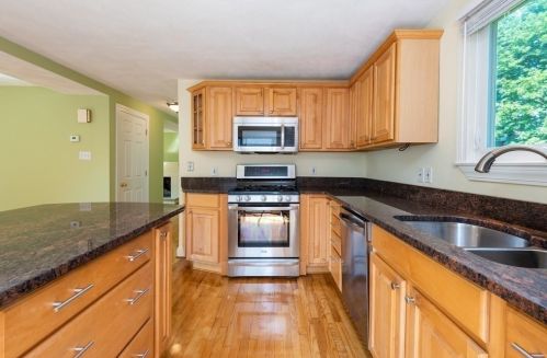 414 Broadway, Lynnfield MA 01940-2341 exterior