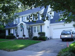 88 Day St, Newton, MA 02466-2916