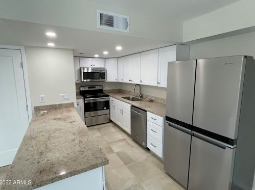 4757 Belleview St, Phoenix AZ  85008-5606 exterior