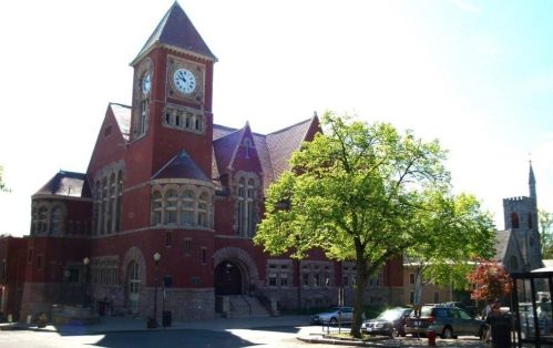 232 East St, Amherst MA  01002-1605 exterior