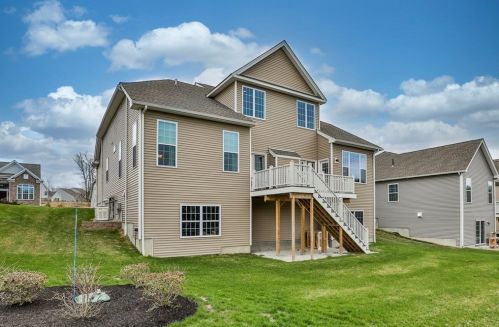 45 Pine Tree Dr, Methuen MA 01844-1268 exterior