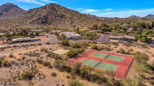 9416 47 St, Phoenix AZ 85028-5204 exterior