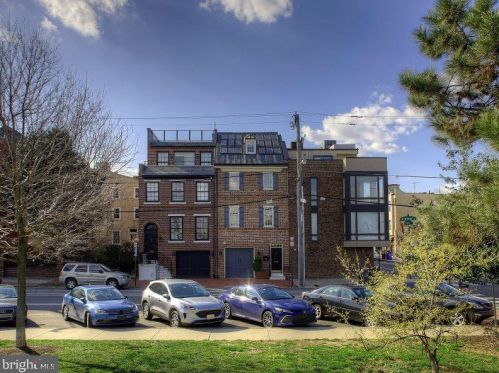 602 Front St, Philadelphia, PA 19147-1703