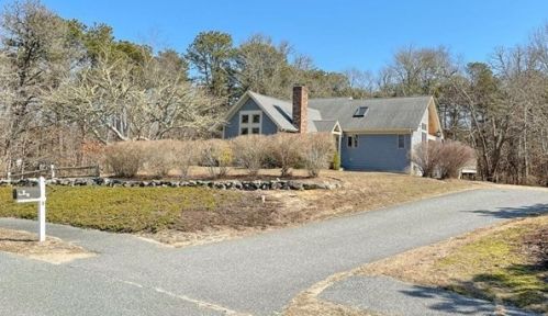 3 Bassett Wood Rd, Harwich MA 02645-2470 exterior