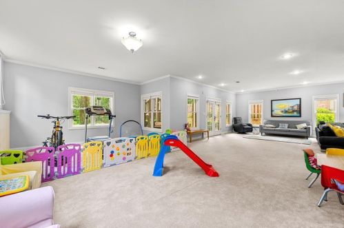 1789 Buckhead Vly Ln, Atlanta GA 30324-2795 exterior