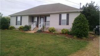 7 Oxford Dr, Fayetteville, TN 37334-7095
