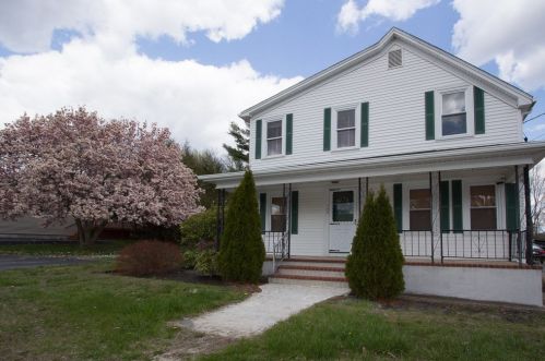 135 Briggs St, Taunton, MA 02780-4735