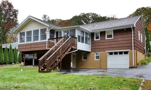 17 Russell Rd, Skyline Lakes NJ 07456-2230 exterior