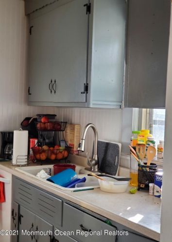 34 Cherry St, Tinton Falls NJ 07701-5302 exterior