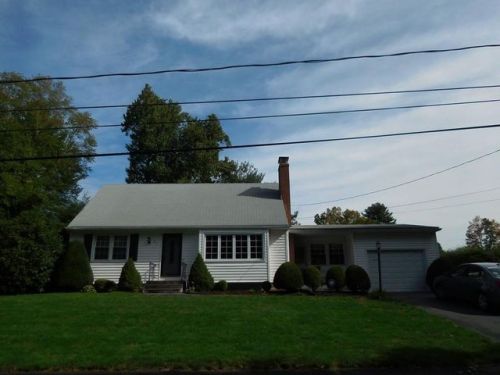 27 Trinity Ter, Agawam MA  01001-3549 exterior
