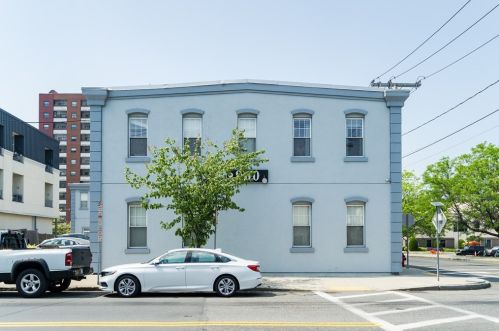 960 Broadway, Chelsea MA 02150-2202 exterior