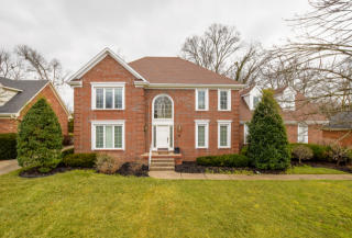 303 Coralberry Rd, Louisville KY  40207-5704 exterior