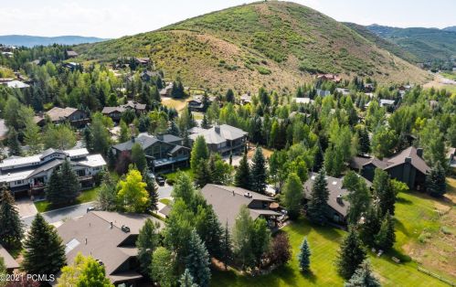 2457 Fairway Vlg Dr, Park City UT 84060-7023 exterior