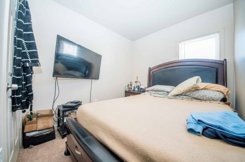 247 Dover St, Fall River MA 02721-2703 exterior