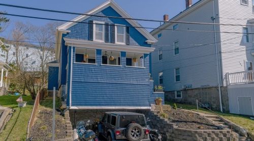 195 Barnaby St, Fall River, MA 02720-3507