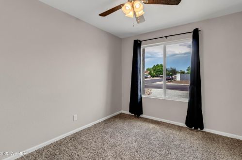 2839 Charleston Ave, Phoenix AZ  85053-1712 exterior